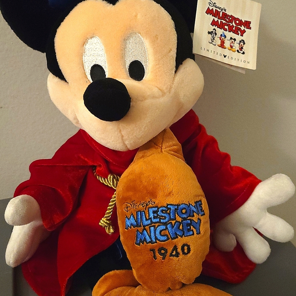 NWT RARE Disney Mickey Mouse Limited Edition 1940